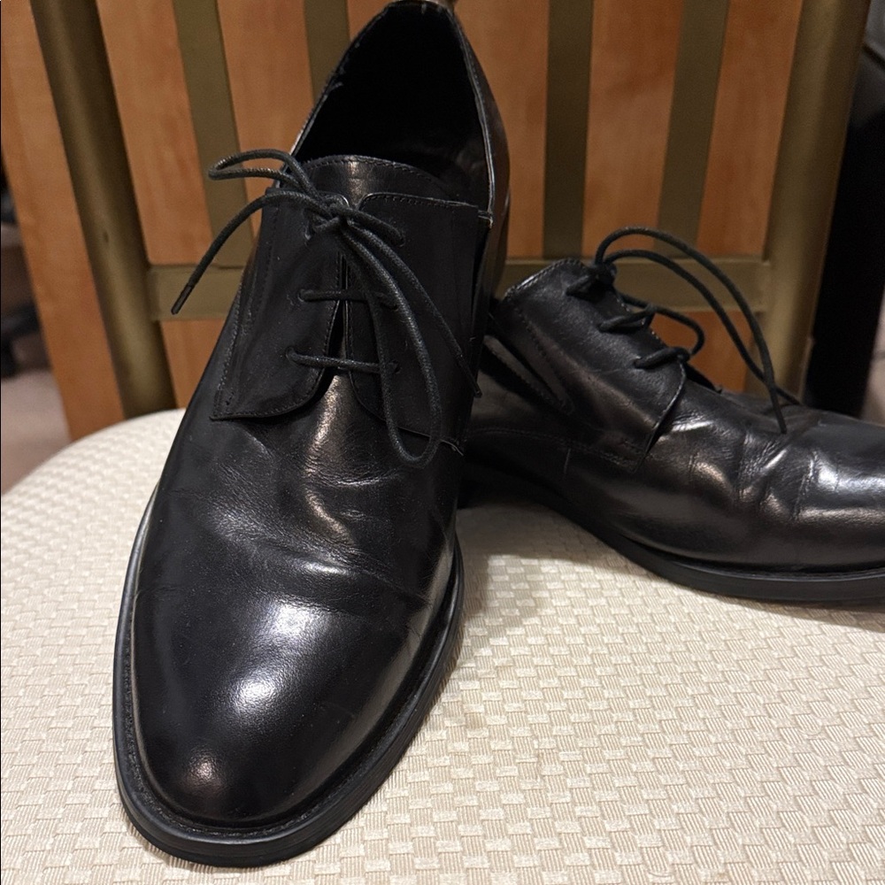 Elegant Black Leather Men's Oxfords